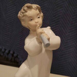 Lladro 4540 "Angel with Flute" 6" Cherub/Angel Playing Horn/Flute Figurine